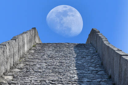 Mjesec iznad Arslanagića mosta u Trebinju
