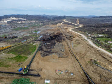 Rudnik uglja, površinski kop, snimak dronom. Rudnik Šikulje, Lukavac.