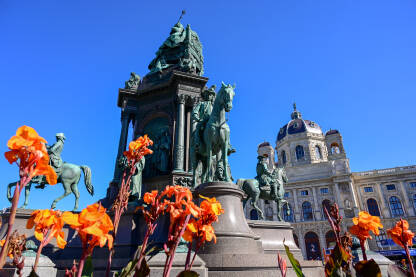 Beč, Austrija: spomenik Marije Terezije. Maria-Theresien-Platz je javni trg u centru Beča.