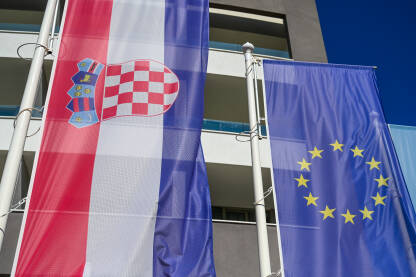 Zastave Hrvatske i EU. Zastave Hrvatske i Europske unije.