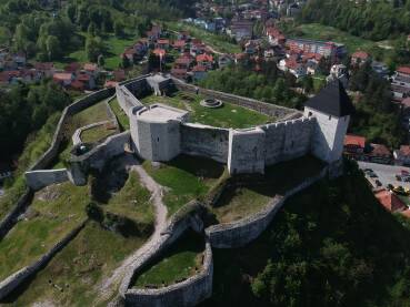 Tvrđava Tešanj - stari grad - pogled iz zraka