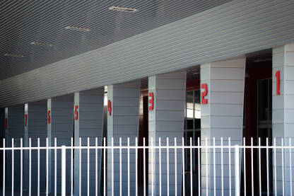 Autobuska stanica u Trebinju, numerisani peroni za autobuse