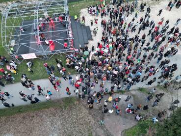 Osmomartovski marš u Sarajevu kao znak podrške ženama. "
Neformalna grupa aktivista i aktivistkinja je u Sarajevu povodom 8. marta organizovala protestni marš pod sloganom: "Ovako lijepa, a na minimalcu".