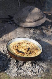 Bosansko tradicionalno jelo pita ispod sača.