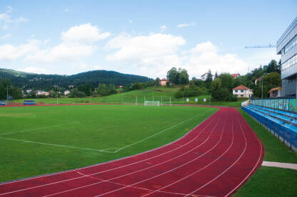 Fudbalski teren i atletska staza u Sportsko-rekreativnom centru "Vlajko Petrović" na Palama.