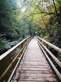 Pješačka staza u parku kod Vodopada Blihe, Sanski Most