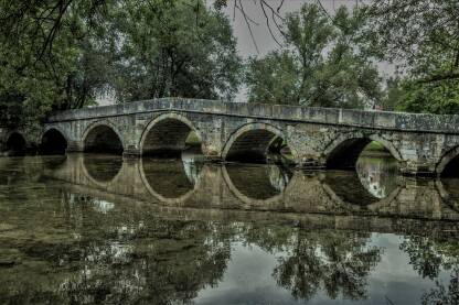 Stari Rimski most na rijeci Bosni.