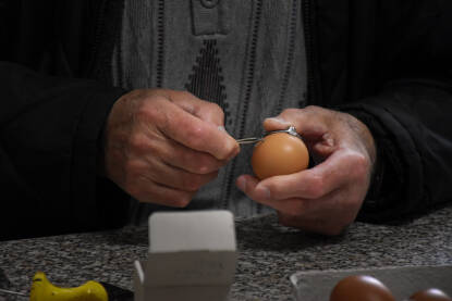 Proces potkivanja jaja u Kreševu