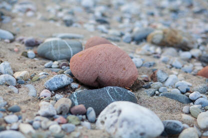 Kamenje na plaži.
Kamenje u krupnom planu.