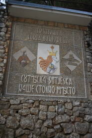 tabla sa imenom Kraljeva Sutjeska, naše stolno mjesto.