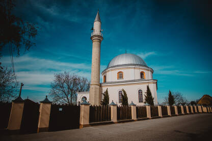 Džamija Azizija u Brezovom Polju, Brčko