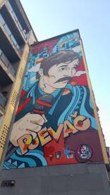 Mural Davorina Popovića pjevača benda Indexi na zidu zgrade u Sarajevu