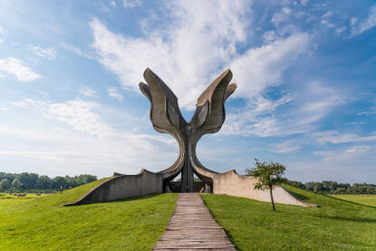 Spomen spomenik žrtvama ustaštva tokom Drugog svetskog rata u Jasenovcu, Hrvatska