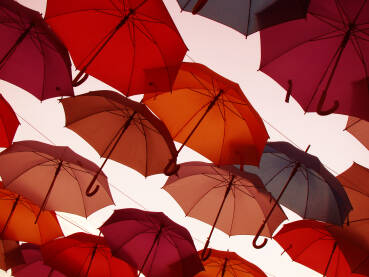 Ulična umjetnost sa kišobranima