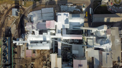 Fabrika, snimak dronom. Industrijski kompleks.