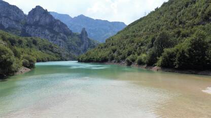 Plaža Diva Grabovica na Neretvi u blizini Jablanice.