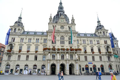 Graz, Austrija: Zgrada gradske Vijećnice na Hauptplatzu. Rathaus na glavnom trgu. Historijska zgrada.