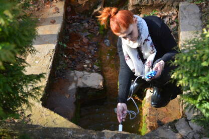 Uzimanje analize vode, Guber voda u Srebrenici i provjera ljekovitosti.