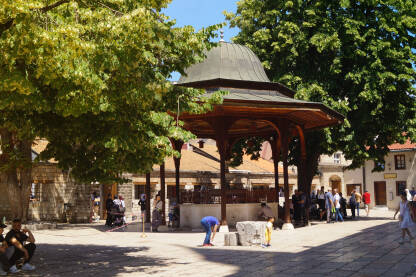 Gazi Husrev - begov šadrvan u haremu Begove džamije u Sarajevu.