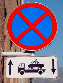 Saobračajni znak zabranjeno zaustavljenje i parkiranje