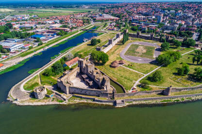 Smederevska tvrđava, Smederevo, Srbija Smederevska tvrđava snimljena dronom, Smederevo, Srbija