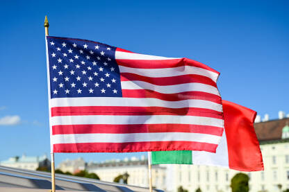 Zastave Sjedinjenih Američkih Država i Italije. Zastave SAD-a i Italije.