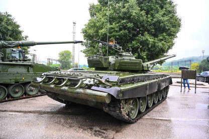 Vojno naoružanje i oprema. Tenk M 84 Hrvatske vojske.