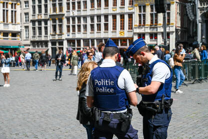 Brisel, Belgija: Policija patrolira na glavnom trgu