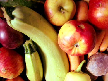 Raznovrsno voće i povrće.