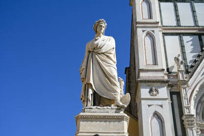 Firenca, Italija: Kip Dantea Alighierija na Piazza Santa Croce.