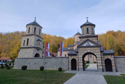 Manastir Osovica kod Srpca je manastir Srpske pravoslavne crkve, pripada Eparhiji banjalučkoj.