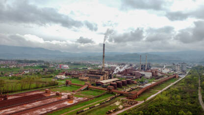 Veliki industrijski kompleks. Fabrika za proizvodnju aluminijuma.