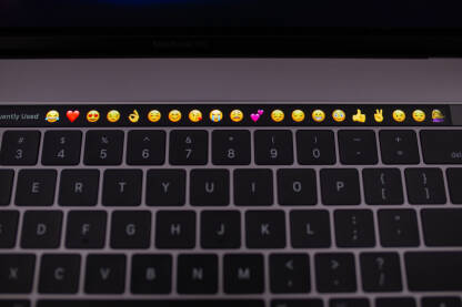Emotikoni na touchbar-u od laptopa