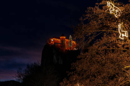 Bledska tvrđava u novogodišnjoj noći.