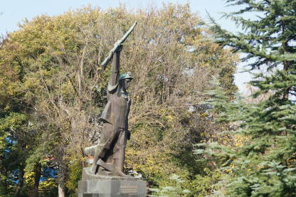 Spomenik rudarima u Tuzli, parku pored Bosanskog kulturnog centra