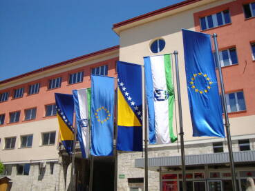 Bihać je grad i naseljeno mjesto u sjeverozapadnom dijelu Bosne i Hercegovine, te sjedište Unsko-sanskog kantona.