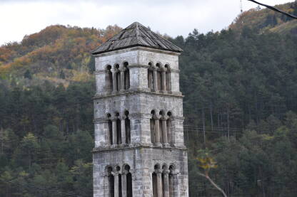 Toranj svetog Luke u Jajcu je srednjovjekovni spomenik, jedna od mnogih turističkih destinacija u ovom gradu. Mjesto na kojem je krunisan posljednji bosanski kralj.