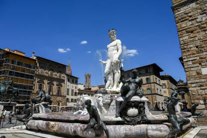 Firenca, Italija: Neptunova fontana na Piazza della Signoria. Fontana u centru grada.