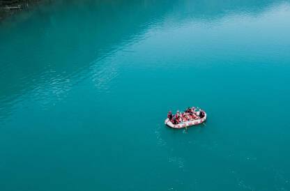Rafting na Boračkom jezeru koje se nalazi u blizini Konjica.