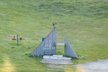 Planina Igman jedna je od tri planine nadomak Sarajeva na kojima su se sportisti iz cijelog svijeta dokazivali na ski skokovima na XIV Olimpijskim igrama. Udaljena je samo 20 kilometara od Sarajeva.