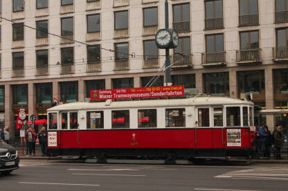 Bečki tramvaj. Javni prijevoz u Beču.