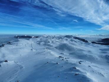 Fotografija snijegom prekrivene planine Jahorina.Fotografisano dronom.