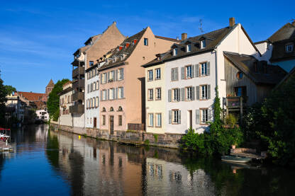 Strasbourg, Francuska: Zgrade uz rijeku u centru grada.