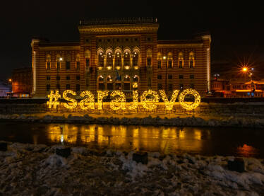 Veče zimske noći u Sarajevu.