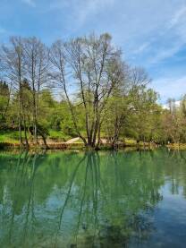 Jezero nadomak Sarajeva. Prelijepo jezero u parku Stojčevac.
