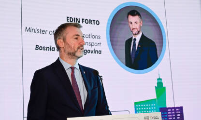 Edin Forto, Ministar komunikacija i prometa Bosne i Hercegovine. Predsjednik političke stranke "Naša stranka".