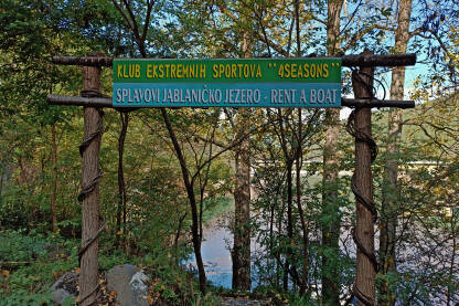 Klub ekstremnih sportova 4seasons u Jablanici Klub ekstremnih sportova 4seasons u Jablanici. Reklama za splavove na Jablanici.